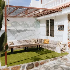  Hostel Endless Summer (adults Only)